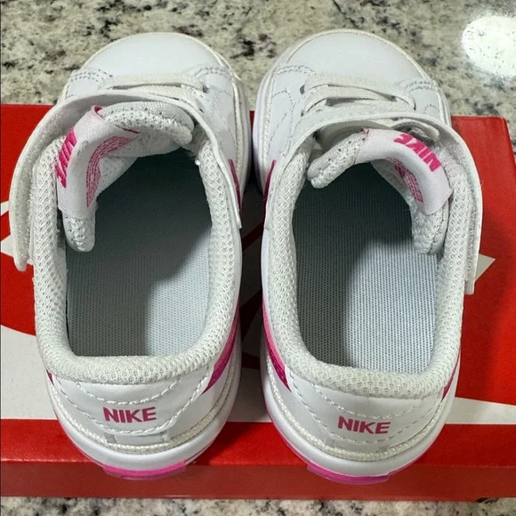 Nike Kids White Sneakers with Pink Accents 7T - Picture 3 of 5
